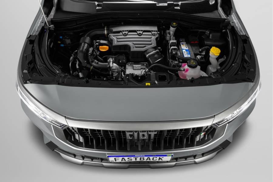 Fiat Fastback 2027 ganha versão Smart Drive e BlackMotion