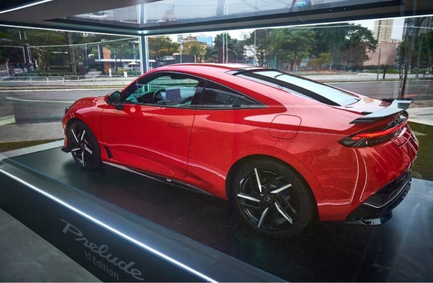 Honda Prelude é exibido em diferentes regiões de São Paulo