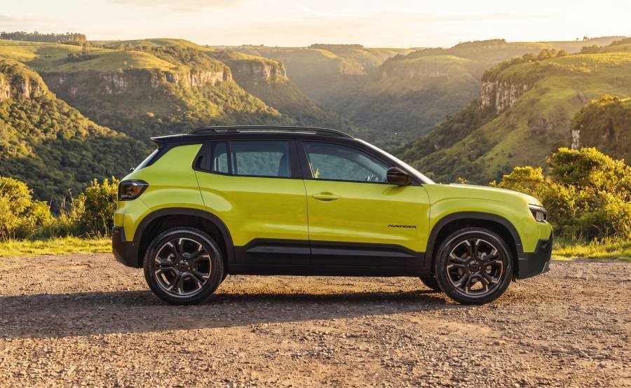 Jeep Avenger chega ao Brasil com sistema híbrido-leve de 12V