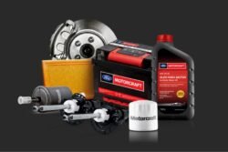 Motorcraft apresenta nova identidade visual, atualiza logotipo e incorpora a linha Omnicraft sob a marca, com mudança gradual das embalagens.