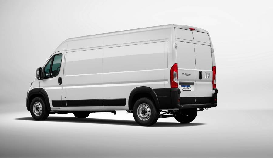 Fiat Ducato 2027 ganha versão cargo Multi de 13 m³