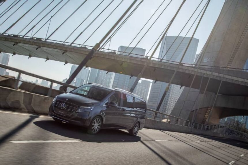 Mercedes-Benz Classe V chega ao Brasil por R$ 729,9 mil