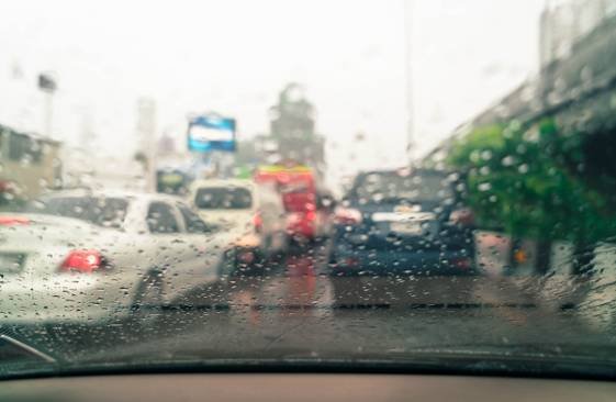 Carro passou por alagamento? Veja os danos mecânicos