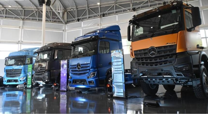 Mercedes-Benz comemora 70 anos em vésperas da Fenatran 2026